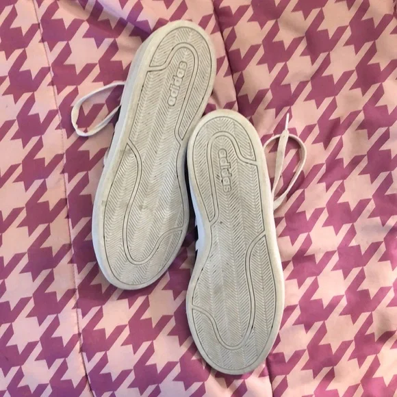 Adidas sneakers size 9 1/2 - Picture 5 of 5